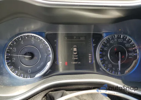 2015 Chrysler 200 Limited из США, поврежденный, VIN 1C3CCCAB9FN692653